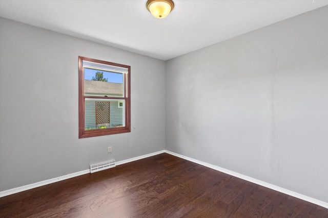 1130 E Elm ROAD, Oak Creek, WI 53154