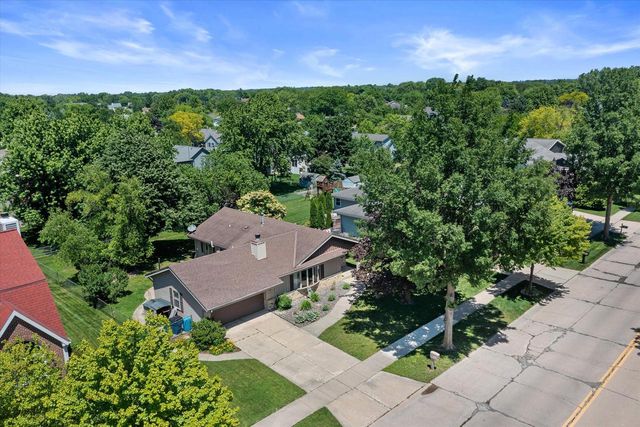 1130 E Elm ROAD, Oak Creek, WI 53154