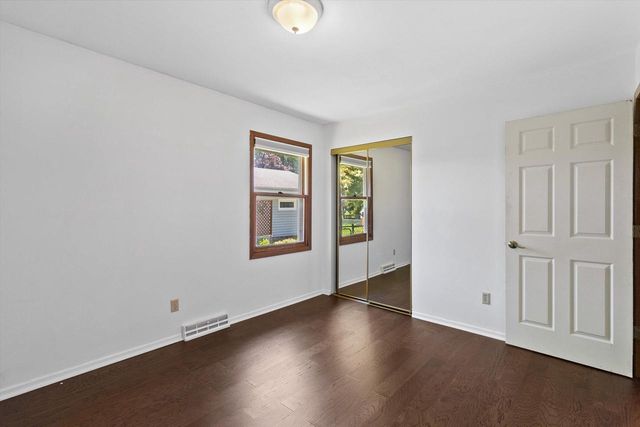 1130 E Elm ROAD, Oak Creek, WI 53154