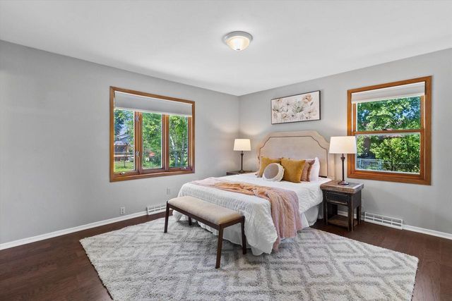 1130 E Elm ROAD, Oak Creek, WI 53154