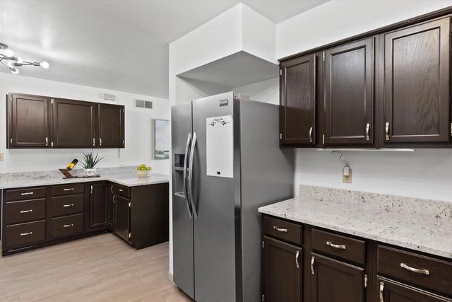 1130 E Elm ROAD, Oak Creek, WI 53154