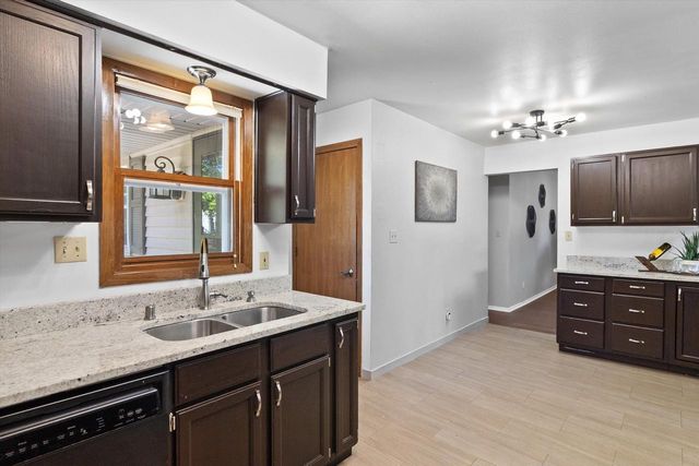 1130 E Elm ROAD, Oak Creek, WI 53154