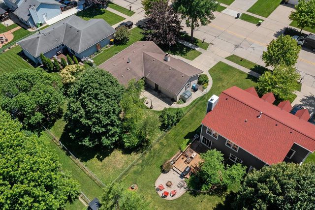 1130 E Elm ROAD, Oak Creek, WI 53154