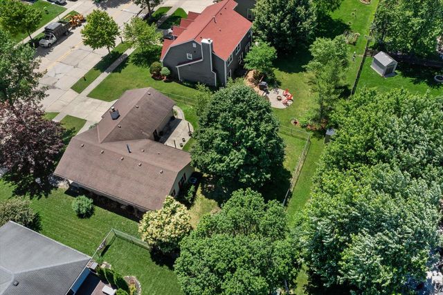 1130 E Elm ROAD, Oak Creek, WI 53154