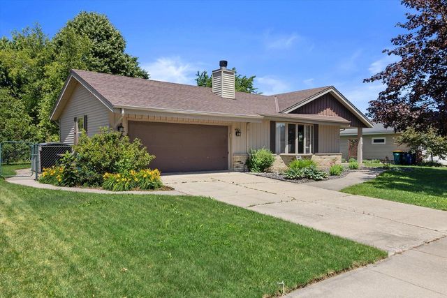 1130 E Elm ROAD, Oak Creek, WI 53154
