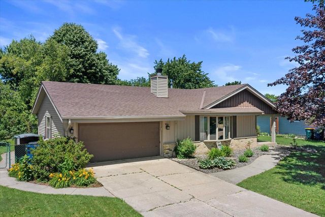 1130 E Elm ROAD, Oak Creek, WI 53154
