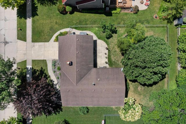 1130 E Elm ROAD, Oak Creek, WI 53154