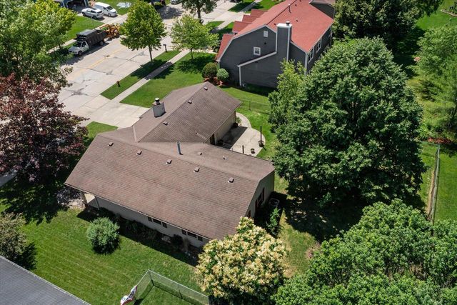 1130 E Elm ROAD, Oak Creek, WI 53154