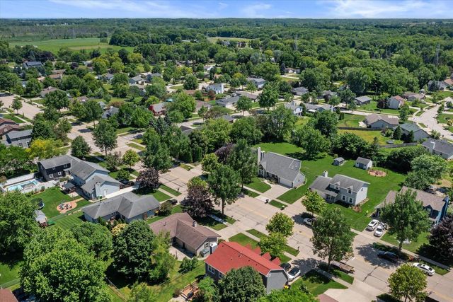1130 E Elm ROAD, Oak Creek, WI 53154