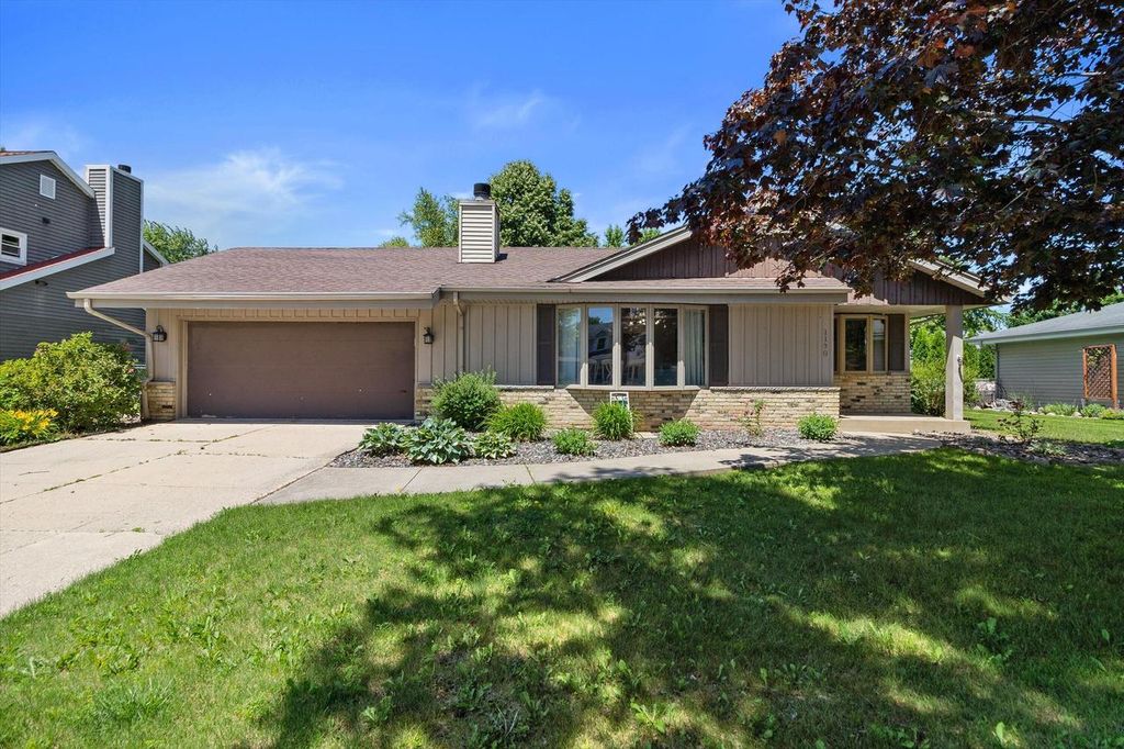 1130 E Elm ROAD, Oak Creek, WI 53154