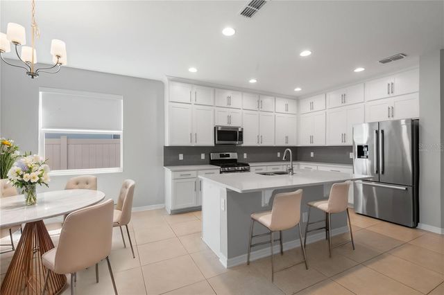 2017 BOSS HEWETT STREET, Oakland, FL 34787