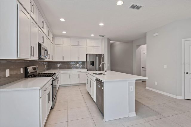 2017 BOSS HEWETT STREET, Oakland, FL 34787