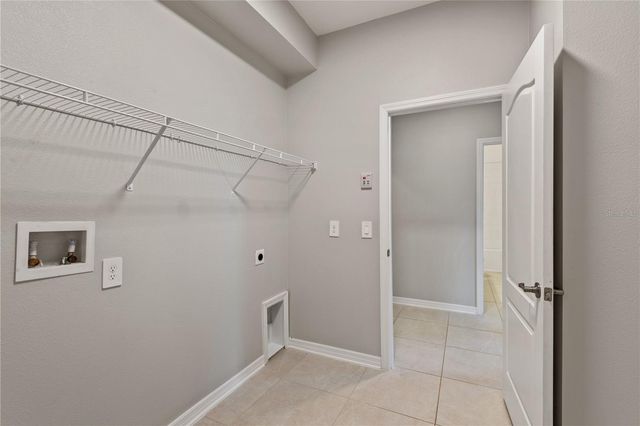 2017 BOSS HEWETT STREET, Oakland, FL 34787