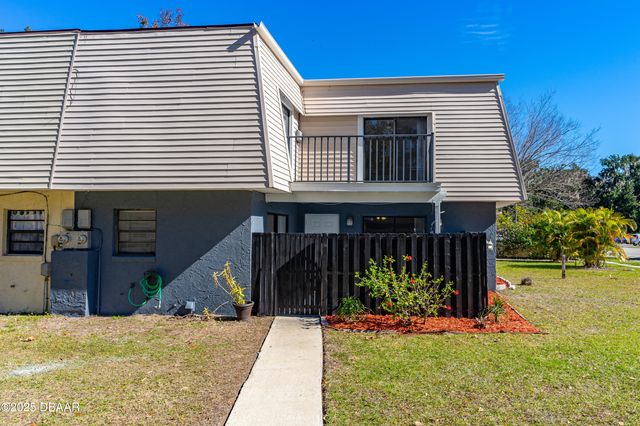 96 Springwood Square, Port Orange, FL 32129