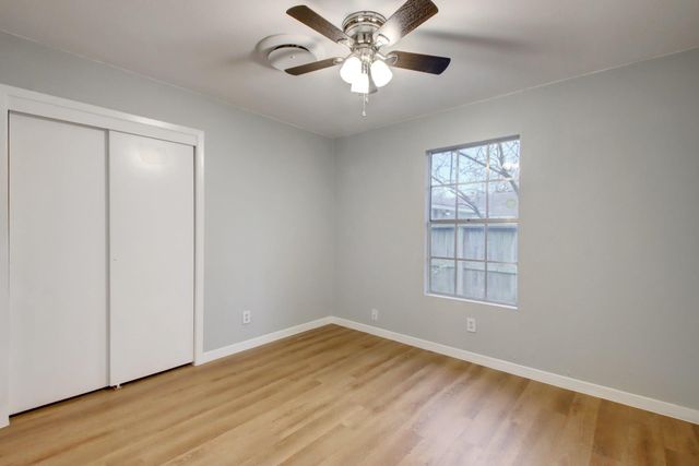 8204 EXMOOR DR, Austin, TX 78757