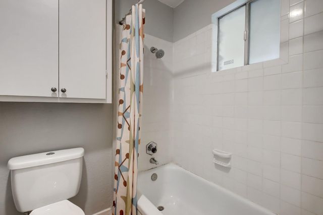 8204 EXMOOR DR, Austin, TX 78757