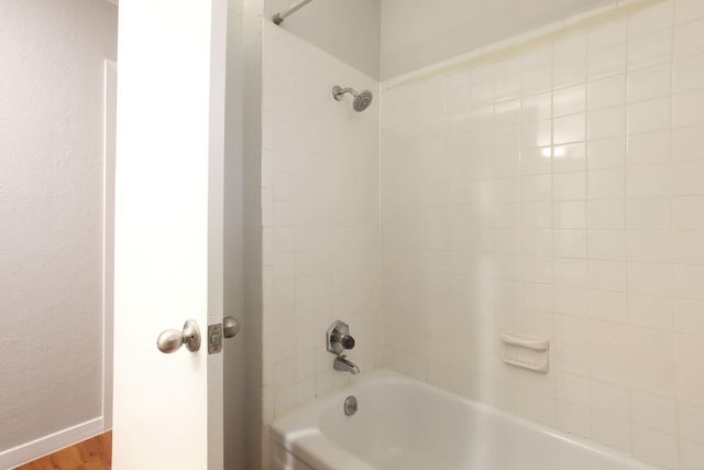 8204 EXMOOR DR, Austin, TX 78757