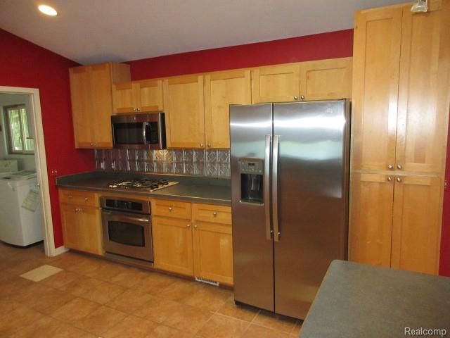 4870 Lakeview Boulevard, Clarkston, MI 48348