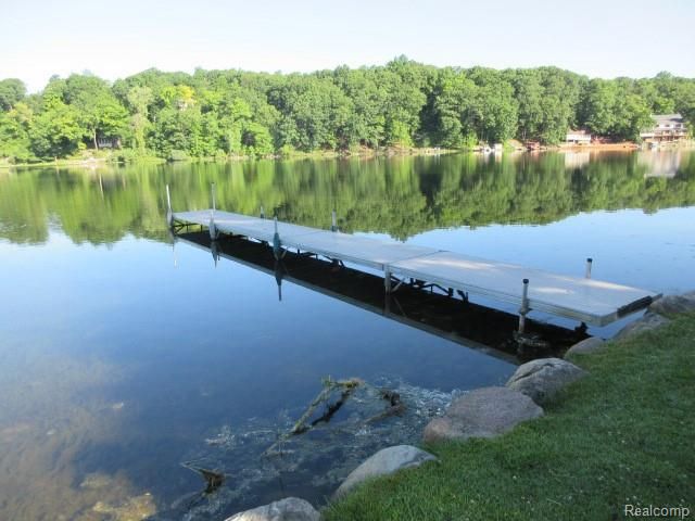 4870 Lakeview Boulevard, Clarkston, MI 48348