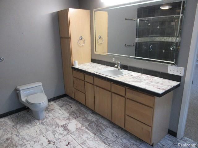 4870 Lakeview Boulevard, Clarkston, MI 48348