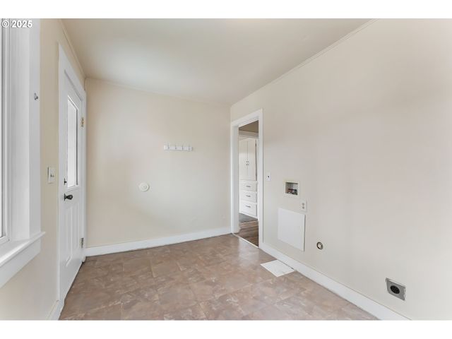 643 Se PARROTT St, Roseburg, OR 97470