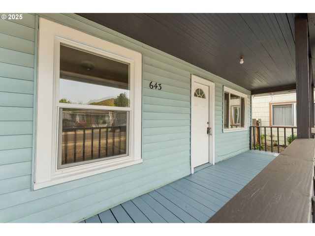 643 Se PARROTT St, Roseburg, OR 97470