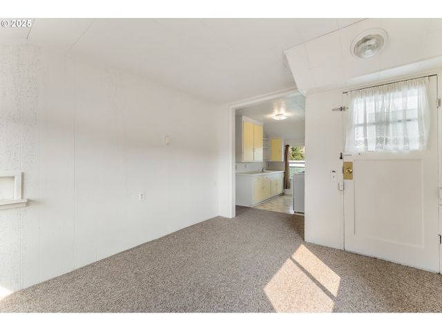 643 Se PARROTT St, Roseburg, OR 97470