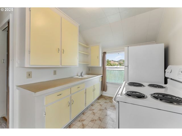 643 Se PARROTT St, Roseburg, OR 97470