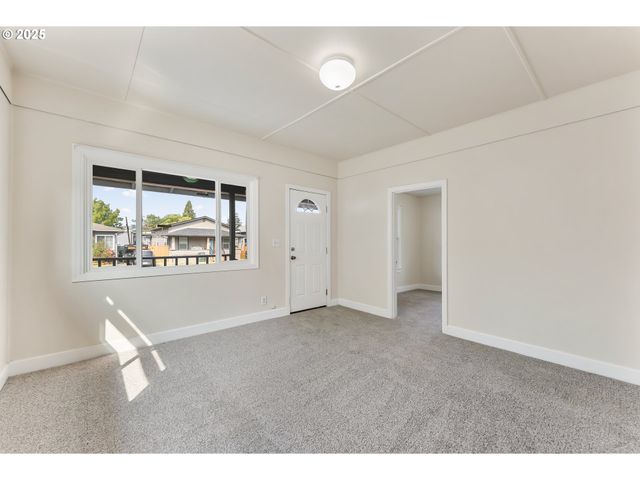 643 Se PARROTT St, Roseburg, OR 97470