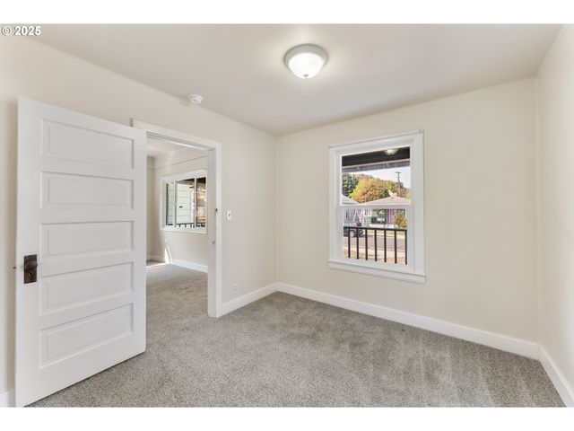 643 Se PARROTT St, Roseburg, OR 97470