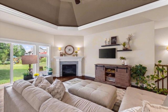 912 PEBBLEBROOK Drive, Waunakee, WI 53597