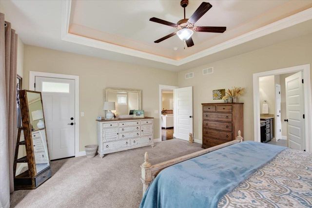 912 PEBBLEBROOK Drive, Waunakee, WI 53597