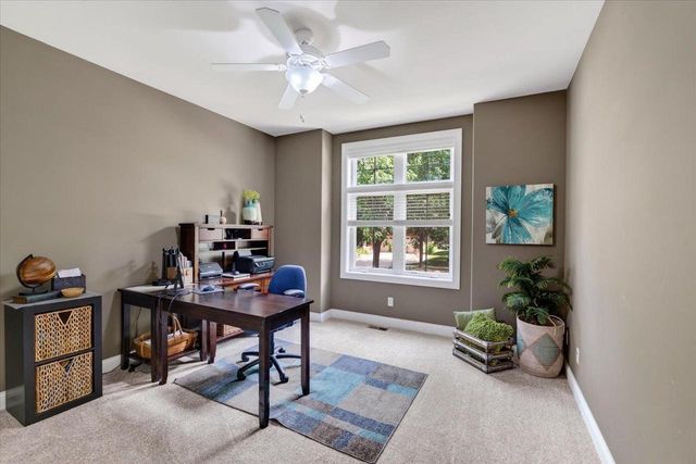 912 PEBBLEBROOK Drive, Waunakee, WI 53597