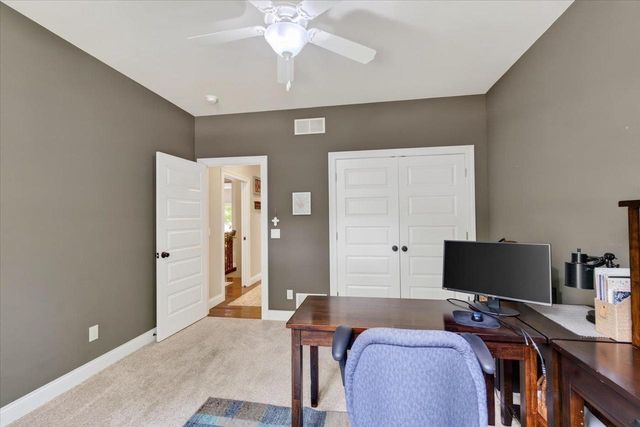 912 PEBBLEBROOK Drive, Waunakee, WI 53597