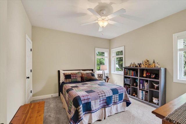 912 PEBBLEBROOK Drive, Waunakee, WI 53597