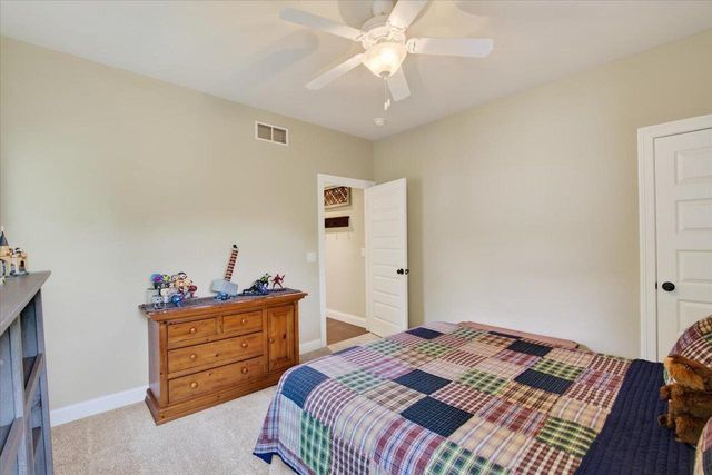 912 PEBBLEBROOK Drive, Waunakee, WI 53597