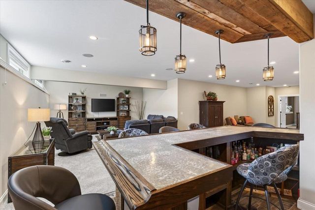 912 PEBBLEBROOK Drive, Waunakee, WI 53597