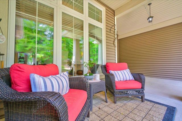 912 PEBBLEBROOK Drive, Waunakee, WI 53597