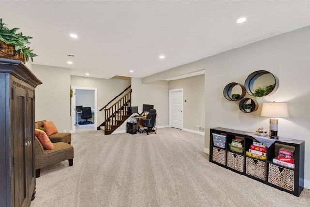 912 PEBBLEBROOK Drive, Waunakee, WI 53597