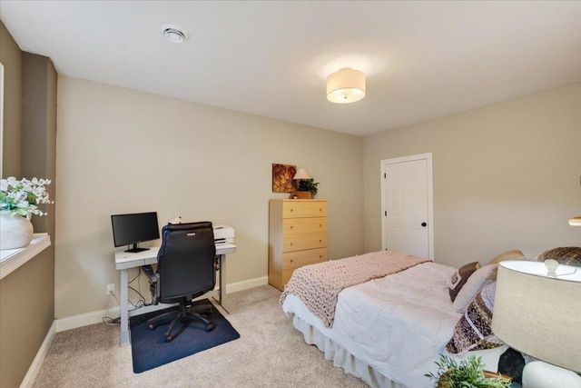 912 PEBBLEBROOK Drive, Waunakee, WI 53597