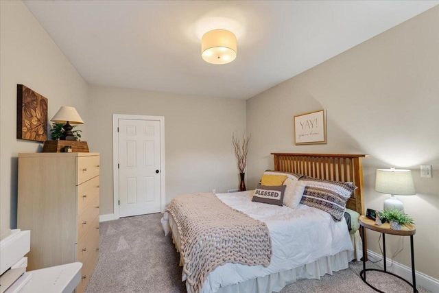 912 PEBBLEBROOK Drive, Waunakee, WI 53597