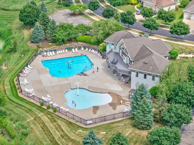 912 PEBBLEBROOK Drive, Waunakee, WI 53597
