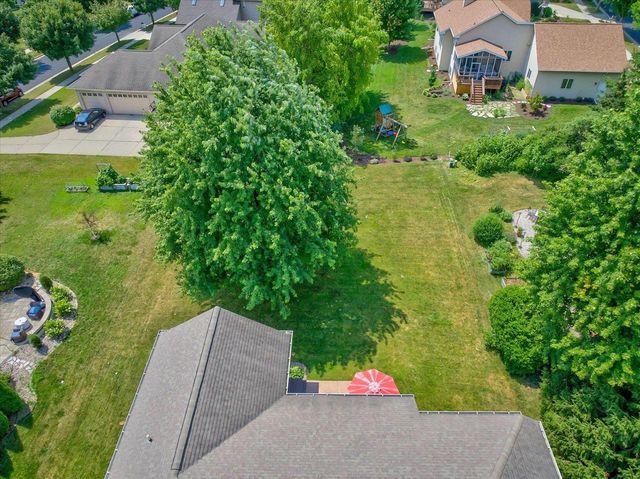 912 PEBBLEBROOK Drive, Waunakee, WI 53597