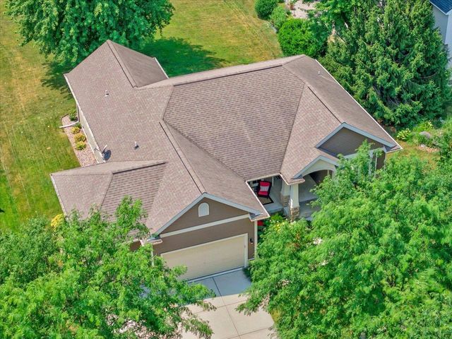 912 PEBBLEBROOK Drive, Waunakee, WI 53597
