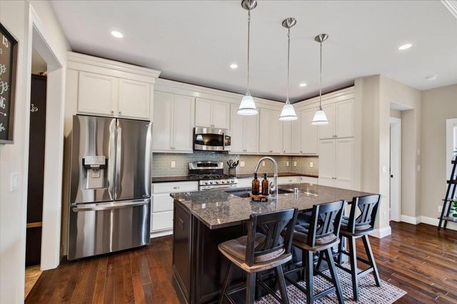 912 PEBBLEBROOK Drive, Waunakee, WI 53597