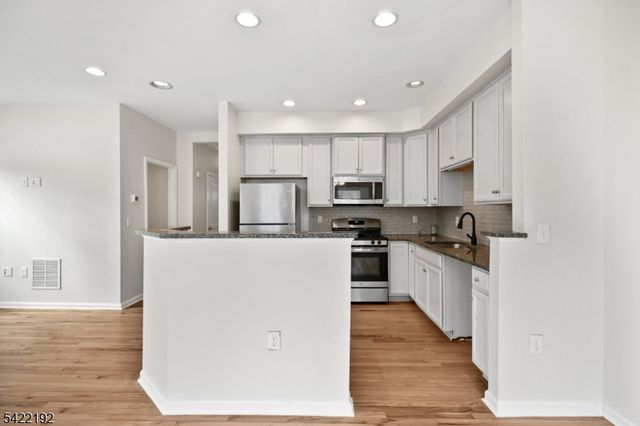 18 Panfili Ln, Hamilton Twp., NJ 08610