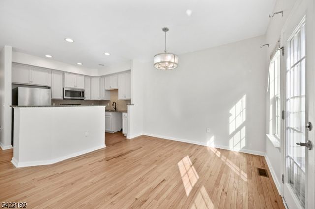 18 Panfili Ln, Hamilton Twp., NJ 08610