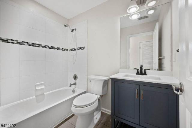 18 Panfili Ln, Hamilton Twp., NJ 08610