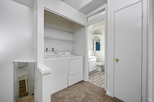 2125 W Steele Ln, Santa Rosa, CA 95403