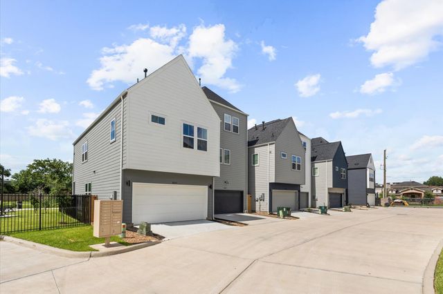 2308 Springwood Cove Lane, Houston, TX 77055